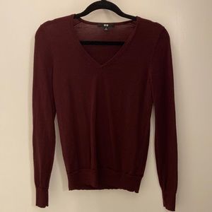 Uniqlo XS Burgandy 100% Wool V-Neck Sweater